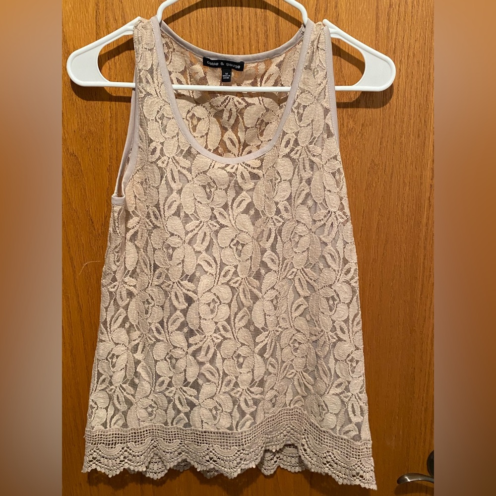 Cable & Gauge Women’s Sleeveless Top with Under Layer